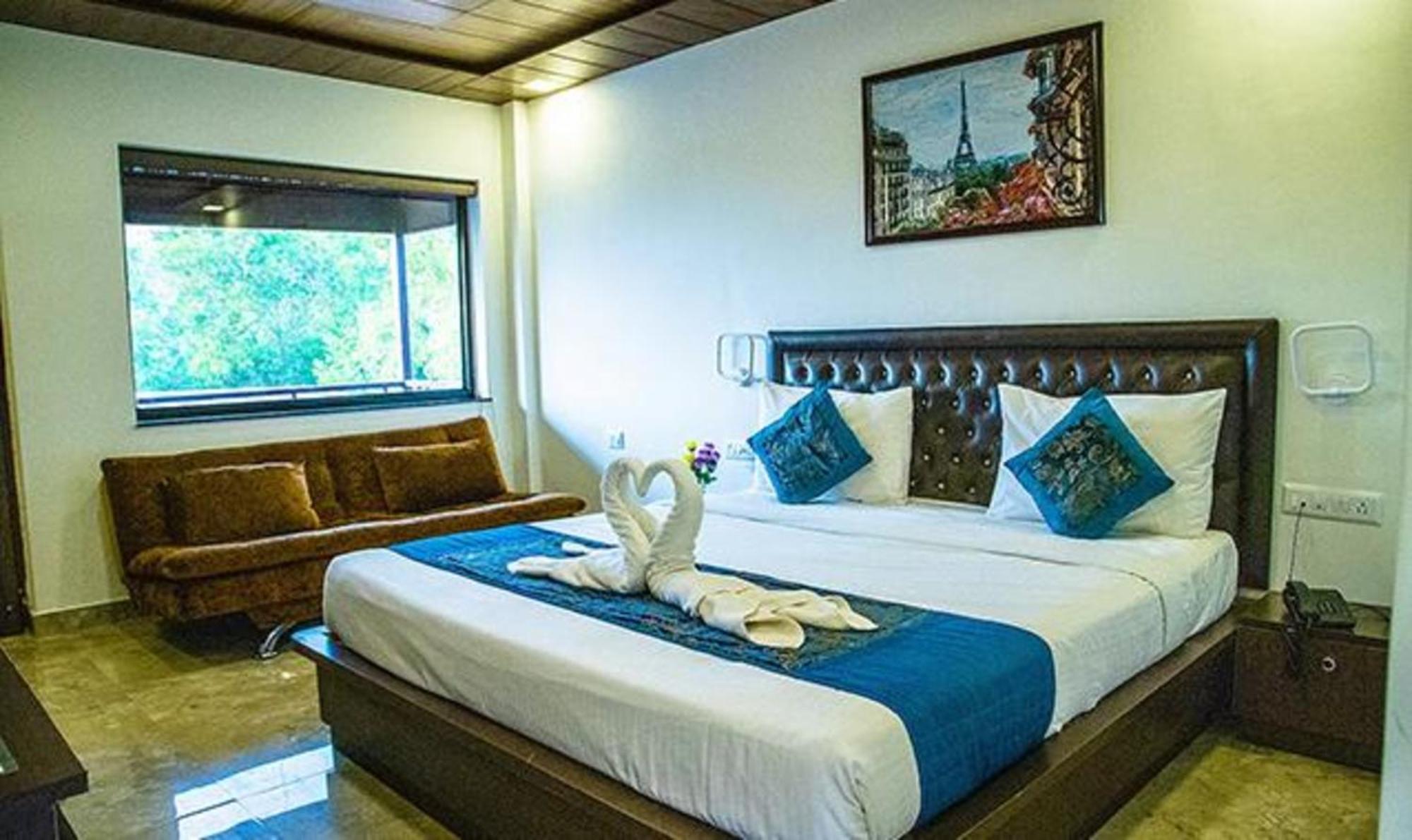 Fabhotel La Gracia Resort Morjim Exterior foto